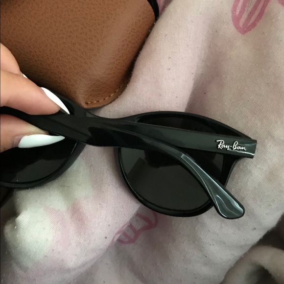 Authentic RayBans in 4203 - Picture 4 of 4